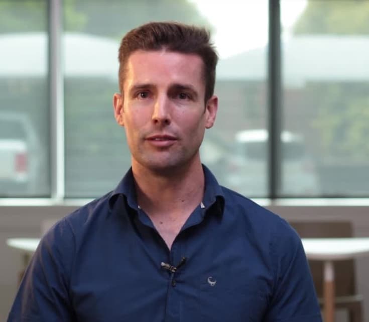 What Approach Do You Recommend For Online Stores To Attract More Customers?