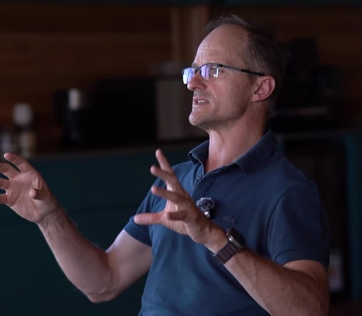 How Can Small Businesses Use Digital Products To Scale Globally?